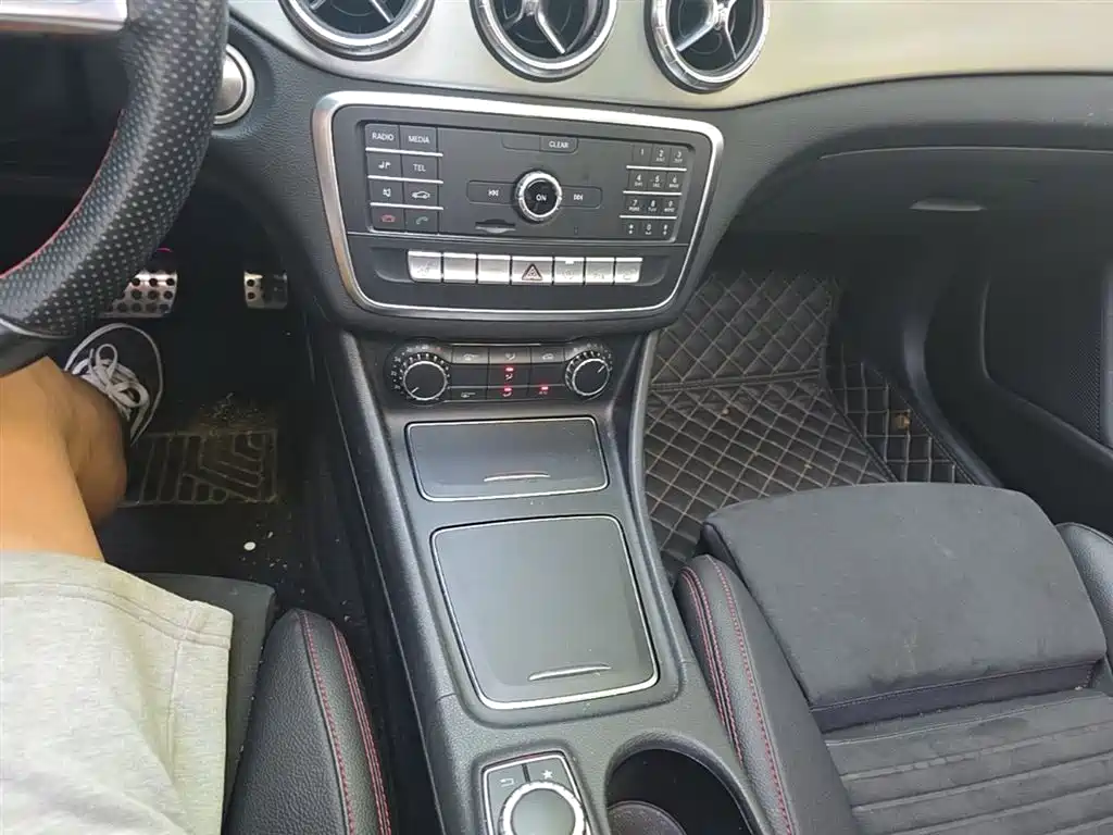 Mercedes-Benz CLA (Import) 2018 CLA 220 4MATIC фото 21