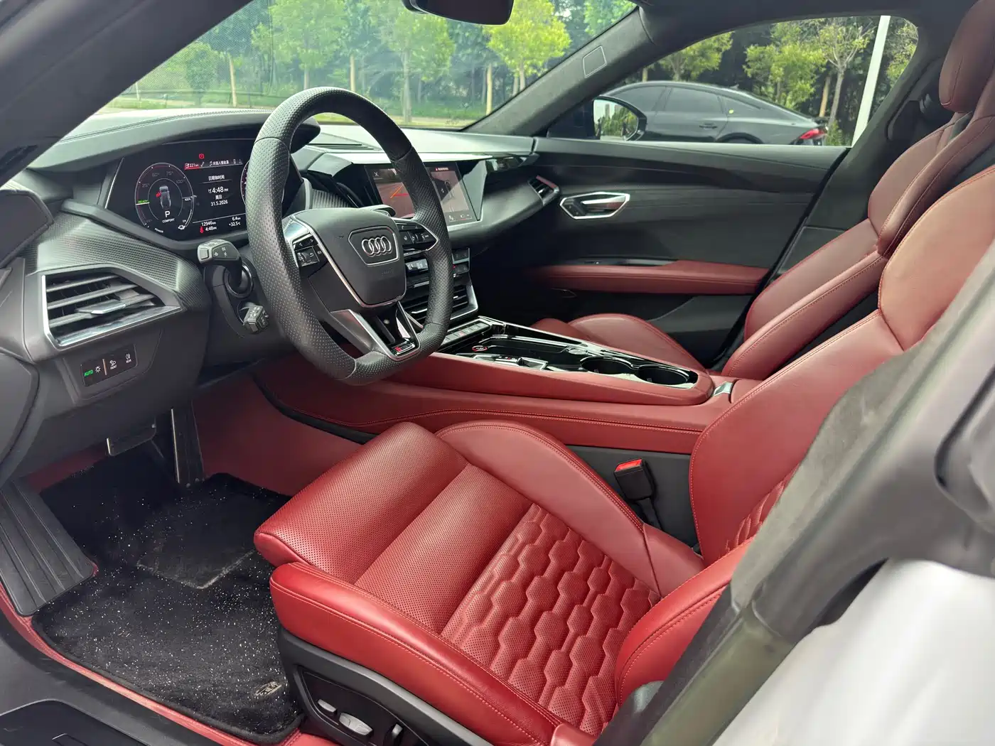 Audi RS e-tron GT 2023 Base Model фото 10