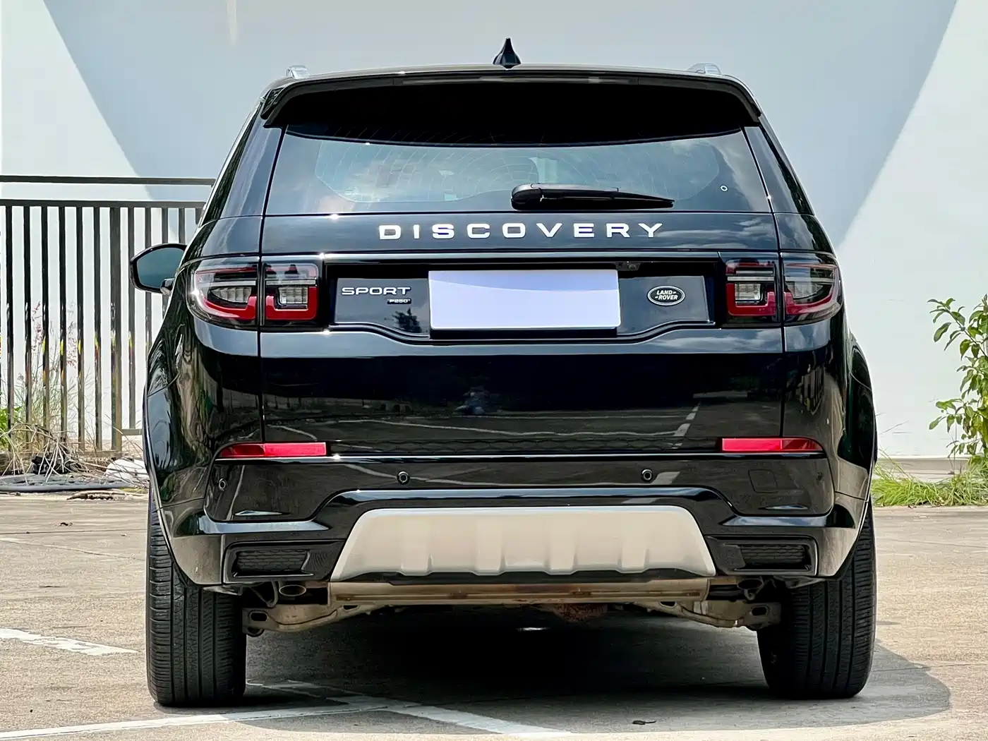 Land Rover Discovery Sport 2022 Model Year Facelift 249PS Metropolitan Edition фото 18
