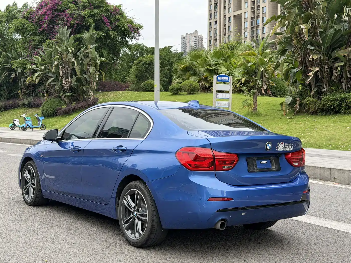 BMW 1 Series 2018 118i Sport Edition фото 14