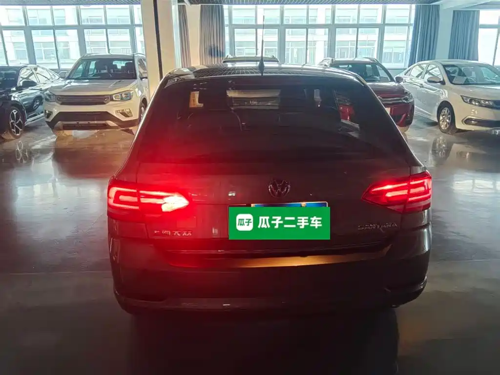 Volkswagen Santana 2015 Gran Santana 230TSI DSG Comfort фото 6