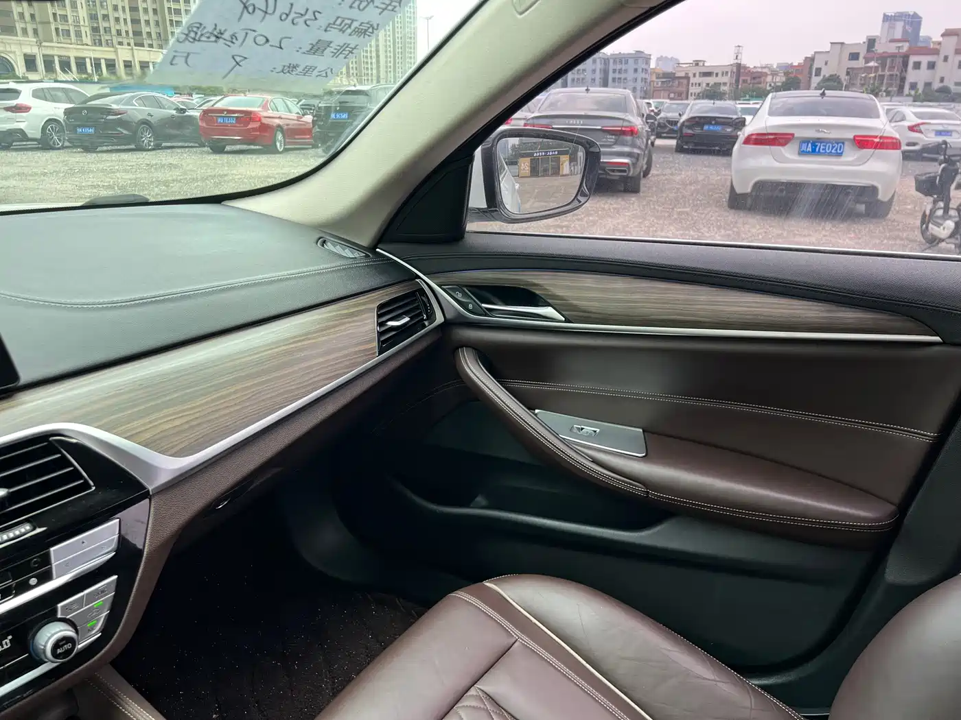 BMW 5 Series New Energy 2019 530Le Luxury Package фото 11