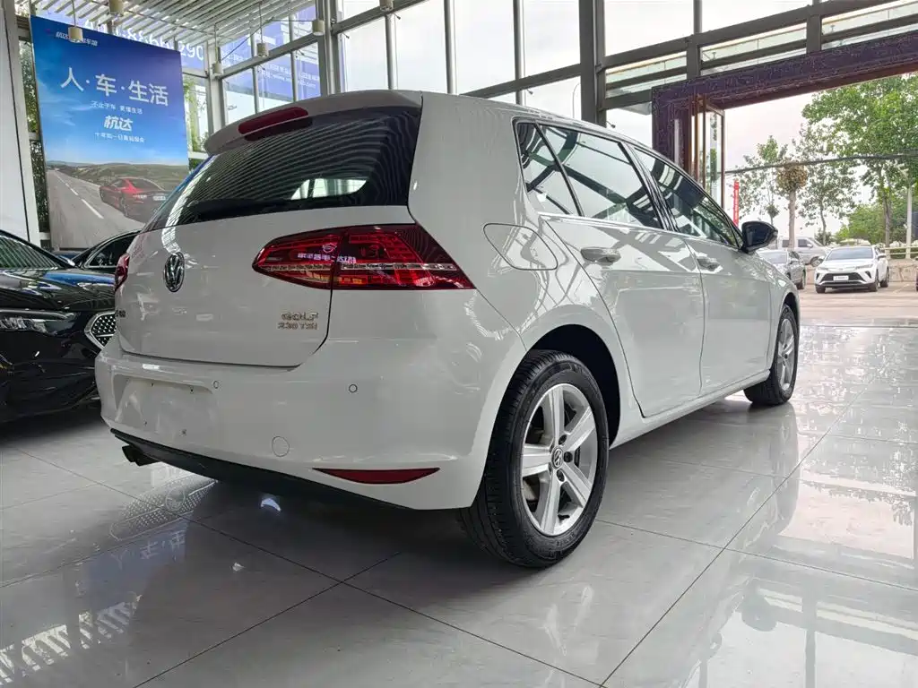 Volkswagen Golf 2017 230TSI Auto Comfort Millionth Anniversary Edition фото 4