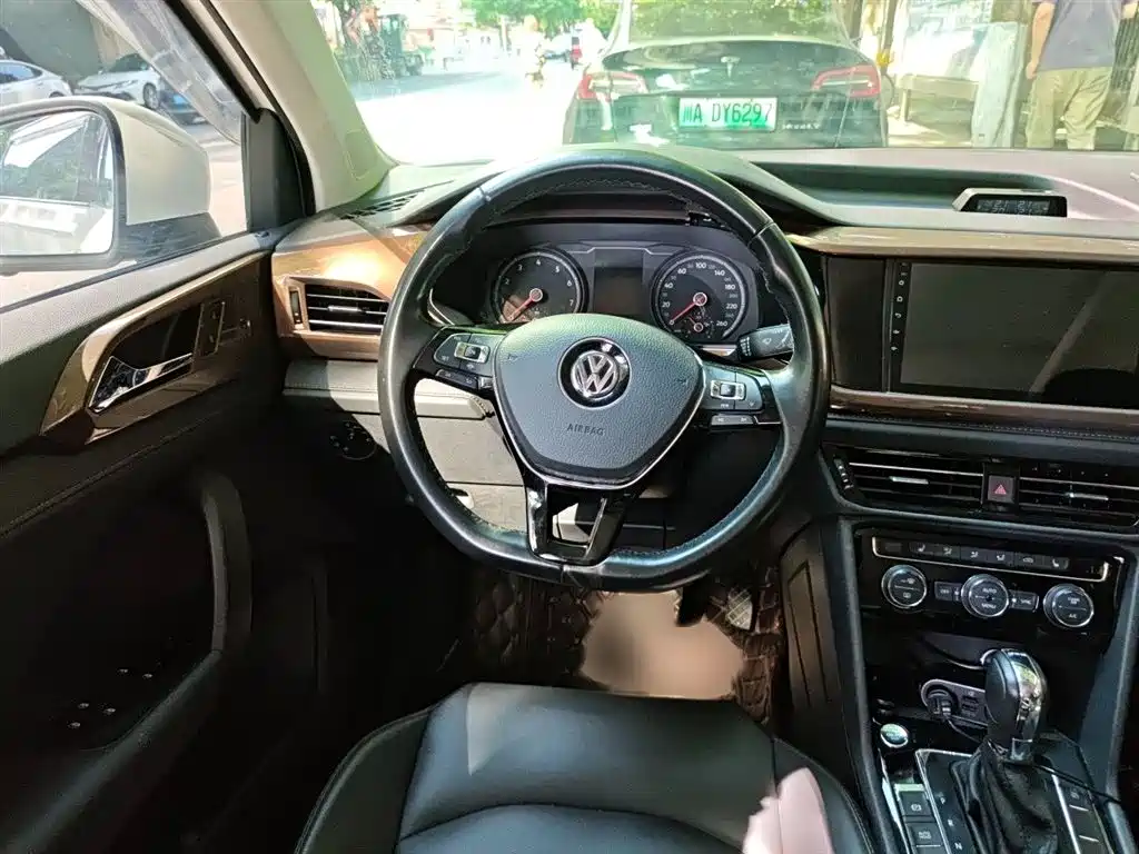 Volkswagen Tharu 2019 280TSI 2WD Comfort Edition China VI фото 3