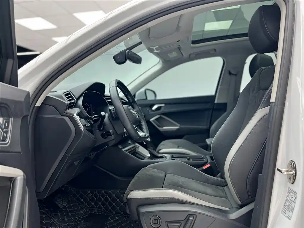 Audi Q3 2022 35 TFSI Fashion Dynamic фото 14