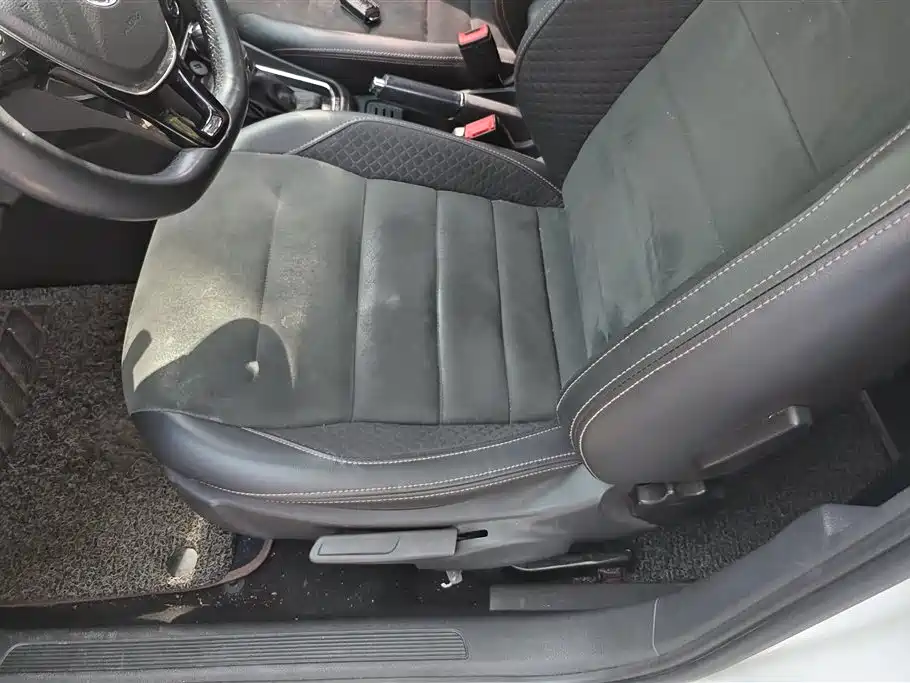 Volkswagen C-TREK 2017 1.6L Automatic Luxury фото 9