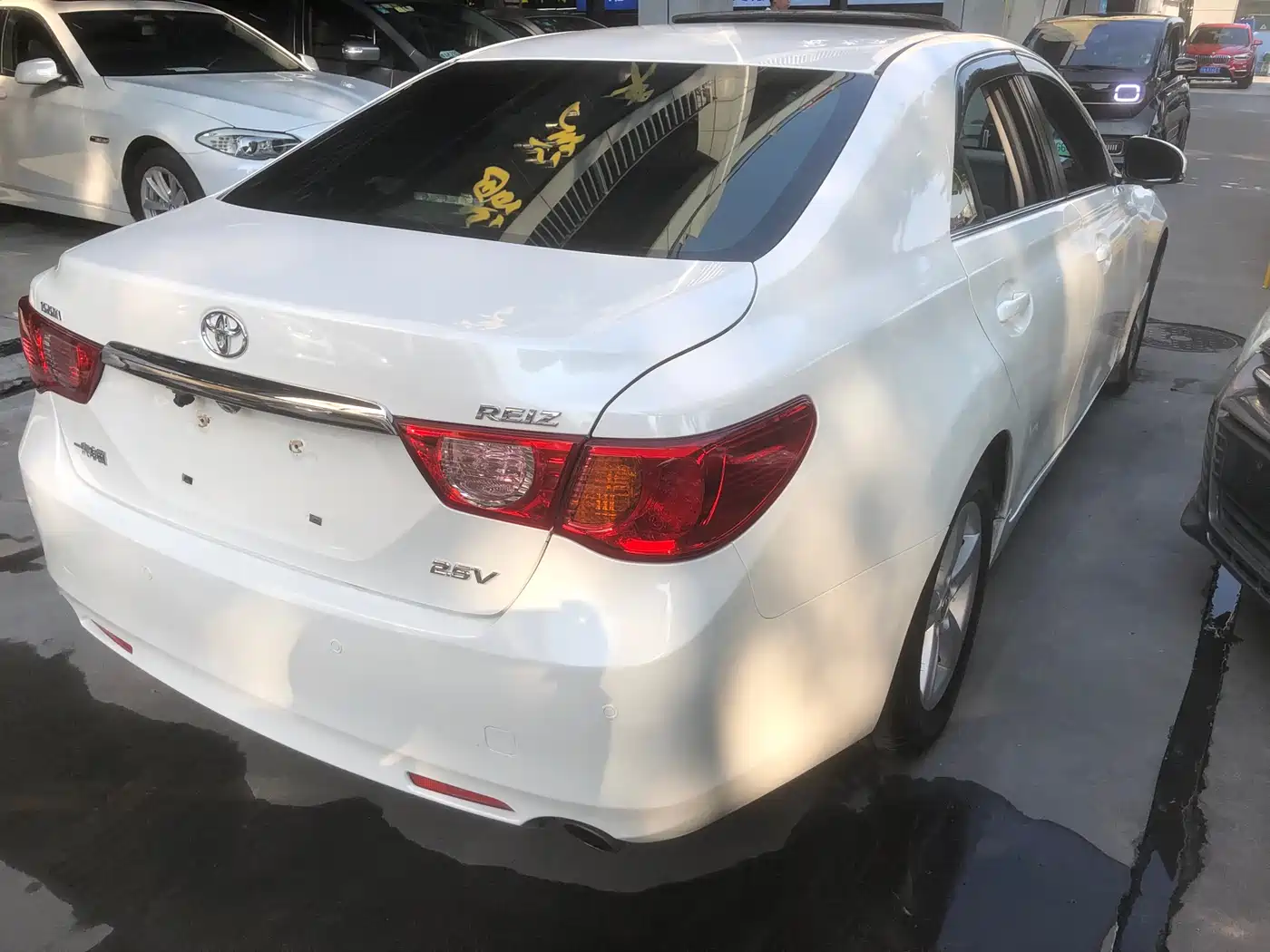 Toyota Reiz 2010 2.5V Elegance Elite Edition фото 21