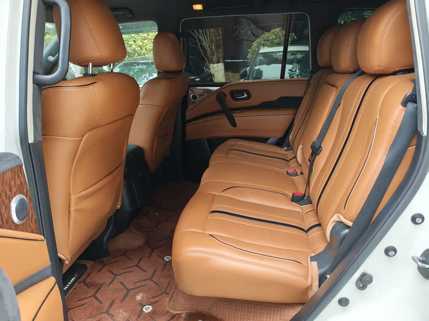 Nissan Patrol 2018 4.0L Leadership фото 9