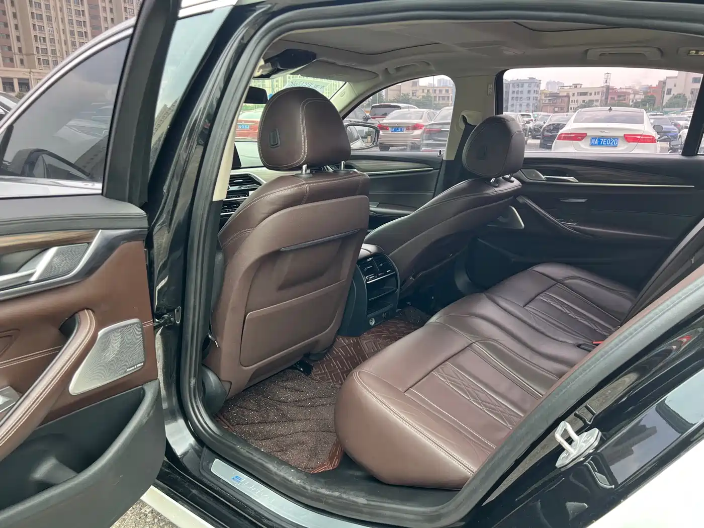 BMW 5 Series New Energy 2019 530Le Luxury Package фото 14