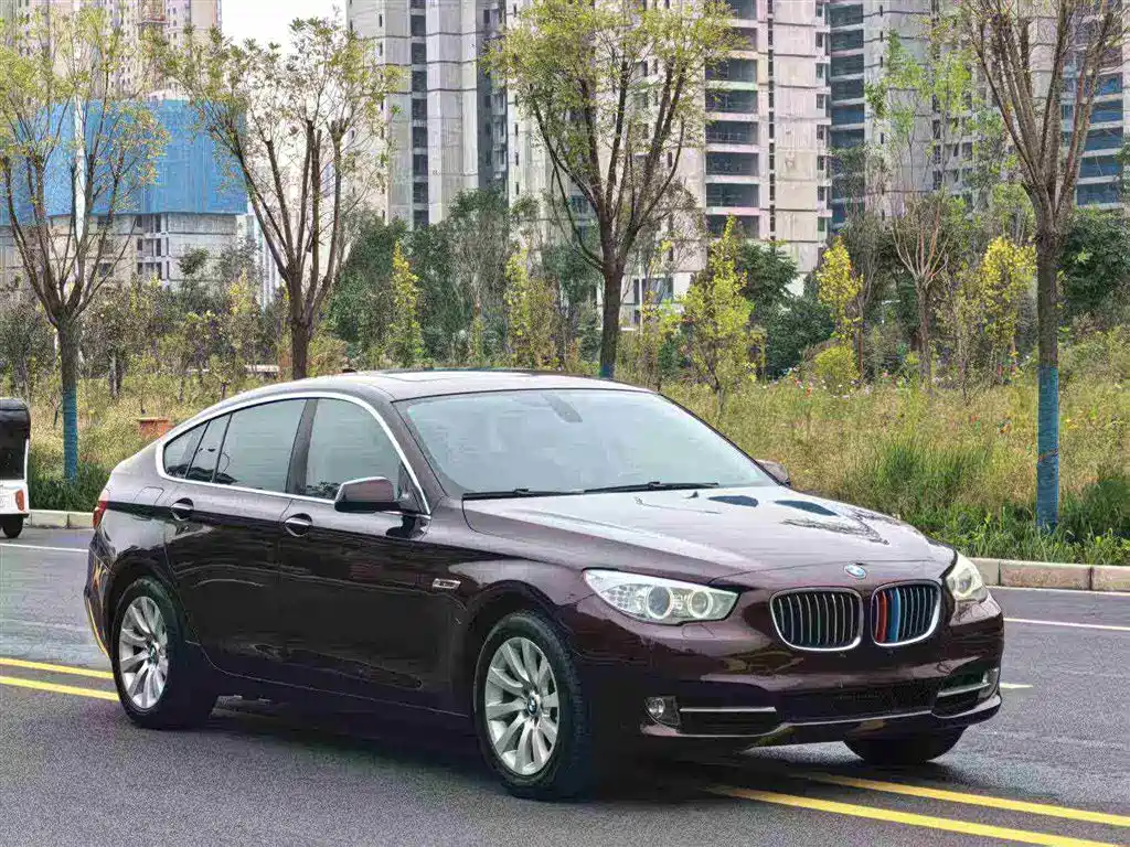 BMW 5 Series GT 2010 535i Leading Model фото 3