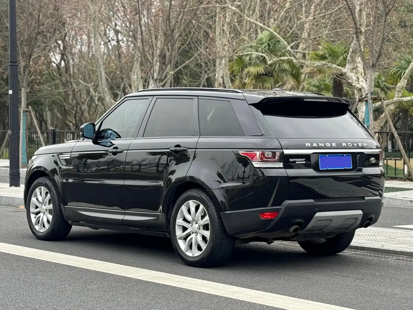 Land Rover Range Rover Sport 2015 3.0 SDV6 HSE фото 3