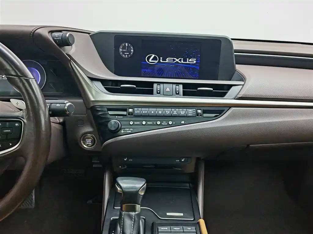 Lexus ES 2020 200 Excellence фото 12