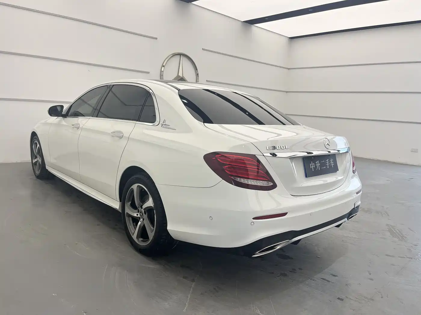 Mercedes-Benz E-Class 2016 E 300 L Sport Fashion Type фото 7