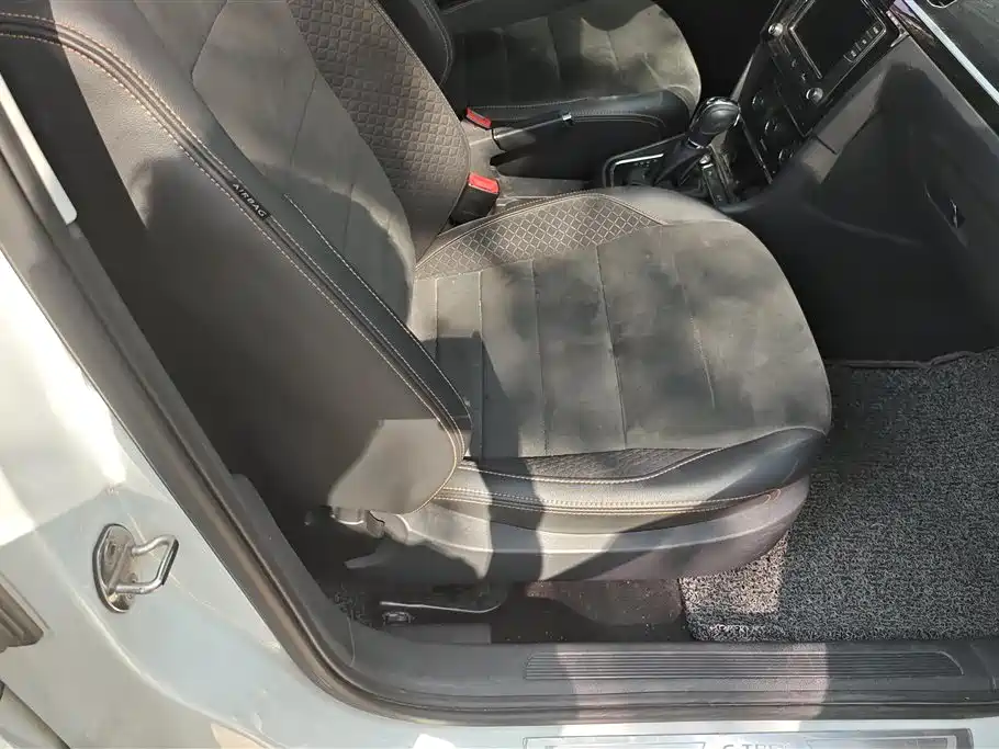 Volkswagen C-TREK 2017 1.6L Automatic Luxury фото 8