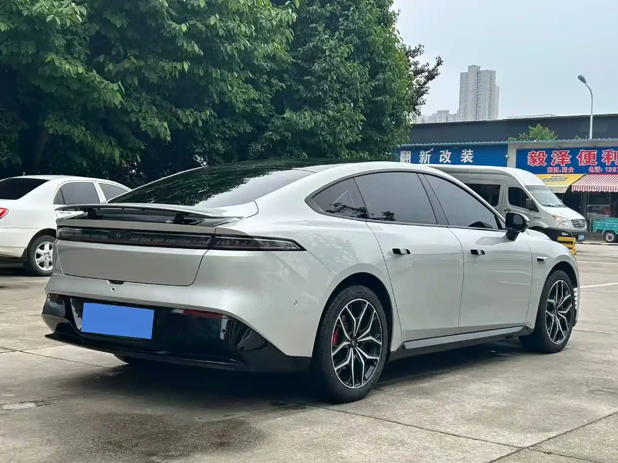 Dongfeng Yipai eπ007 2025 2025 Model BEV 565 4WD Max Navigation Edition