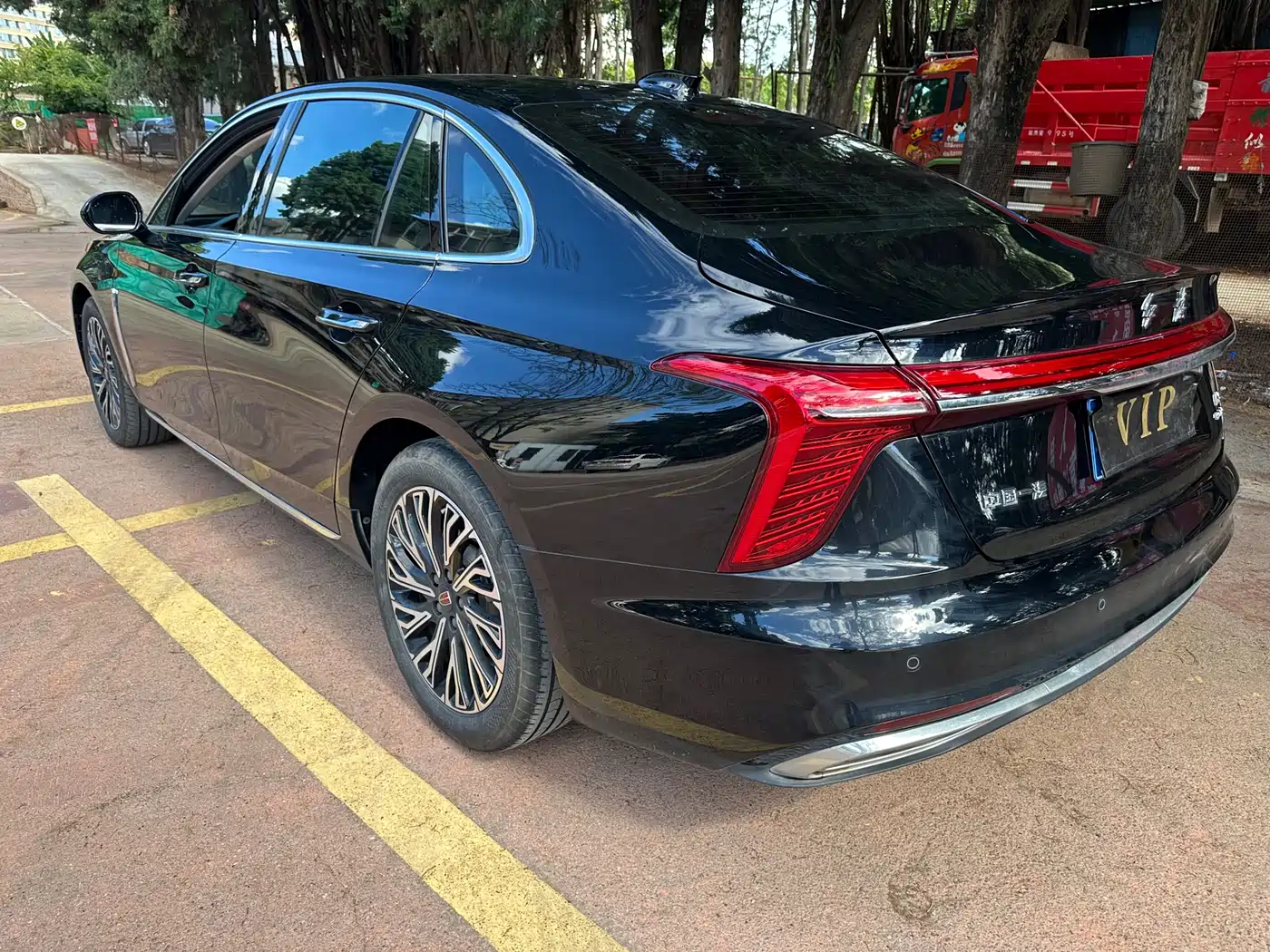 Hongqi H5 2024 2.0T Automatic Smart Connect Flag Smooth Edition фото 7