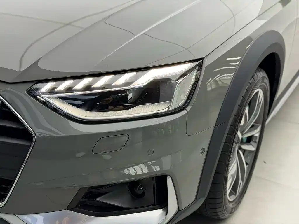 Audi A4 (Import) 2021 2021 allroad quattro Explorer