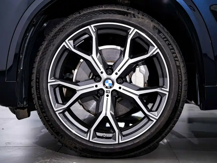 BMW X5 2025 2025 Model xDrive 30Li Exclusive M Sport Blackout Package