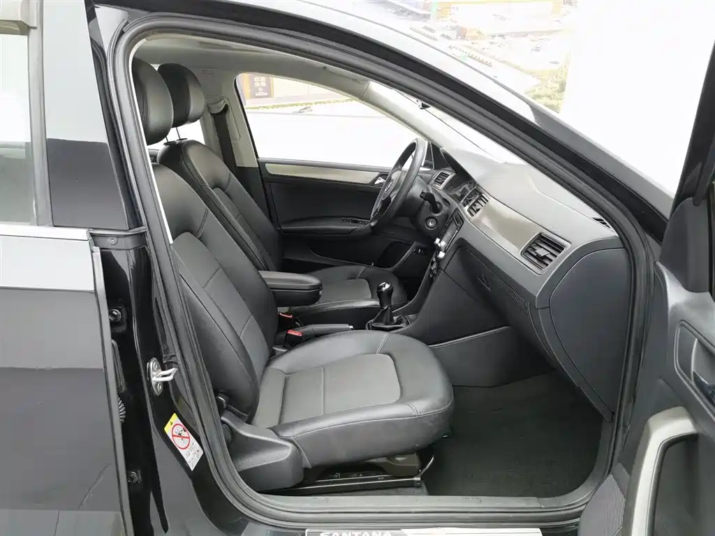 Volkswagen Santana 2015 1.6L Manual Comfort Edition фото 23