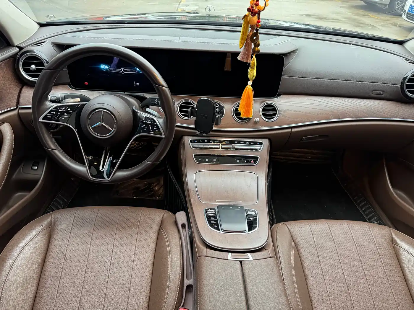 Mercedes-Benz E-Class 2023 E 300 L Fashion фото 9