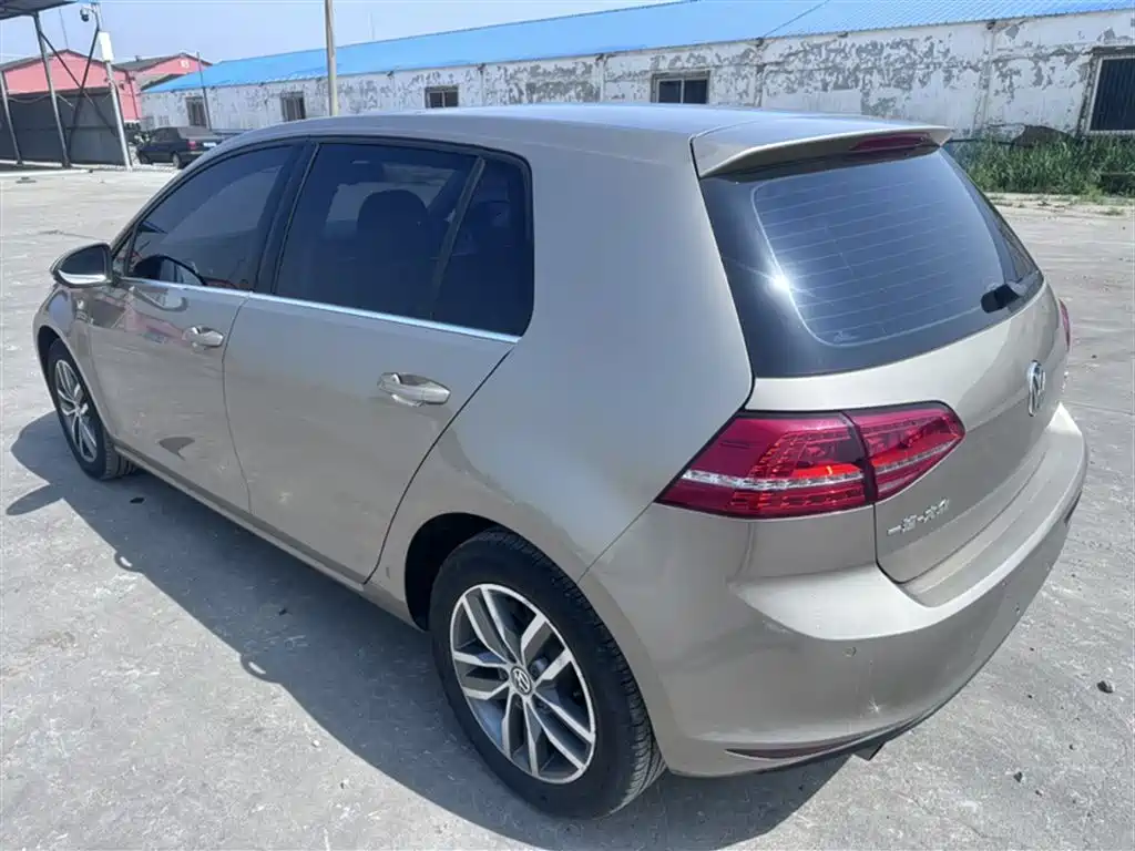 Volkswagen Golf 2016 230TSI Automatic Luxury фото 11