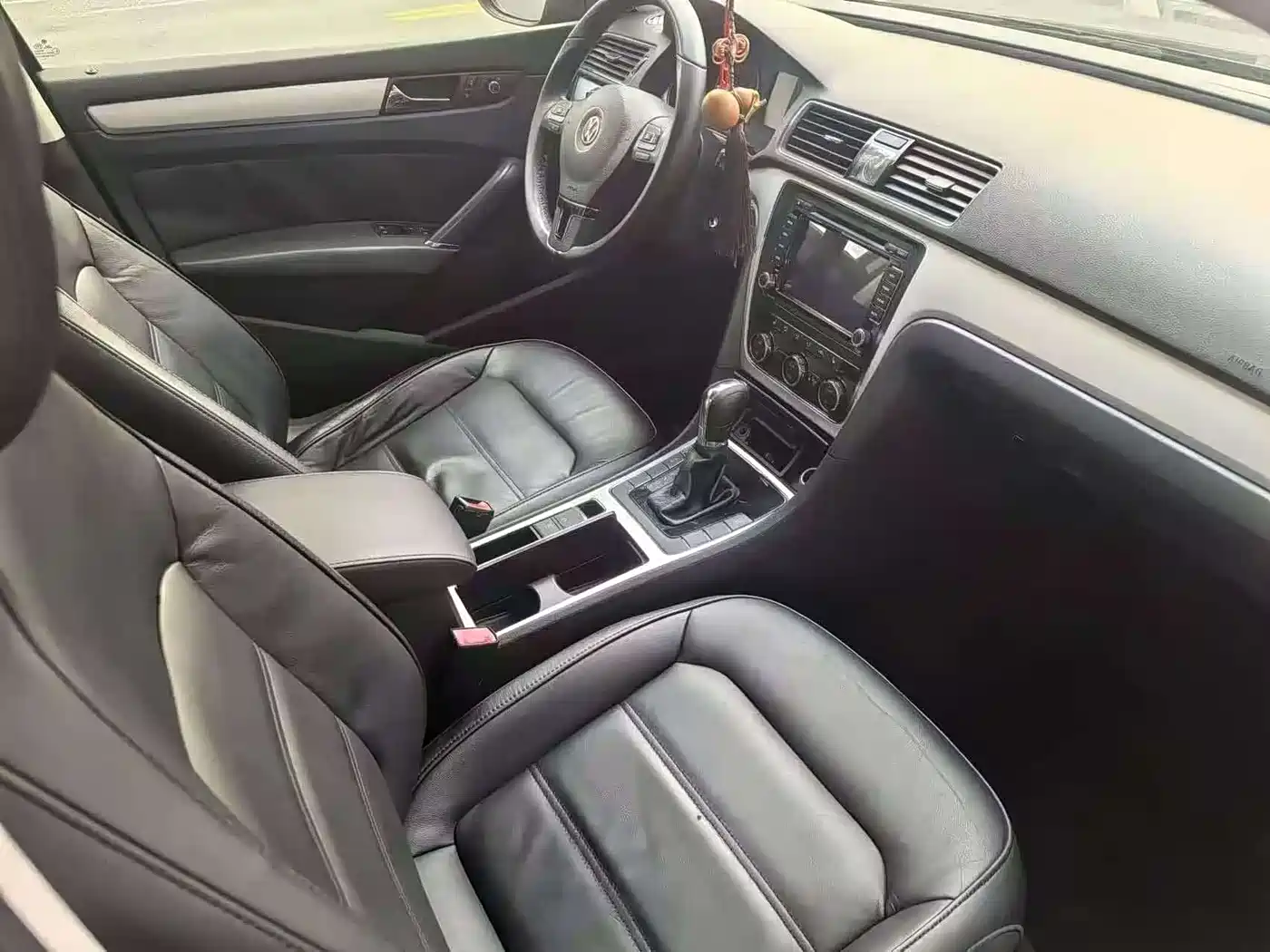 Volkswagen Passat 2013 1.8TSI DSG Zunrong фото 3