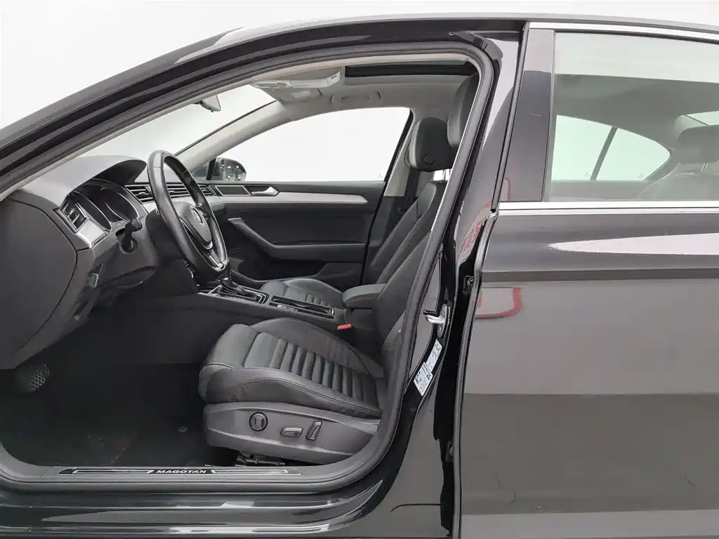 Volkswagen Magotan 2018 330TSI DSG Leading фото 10