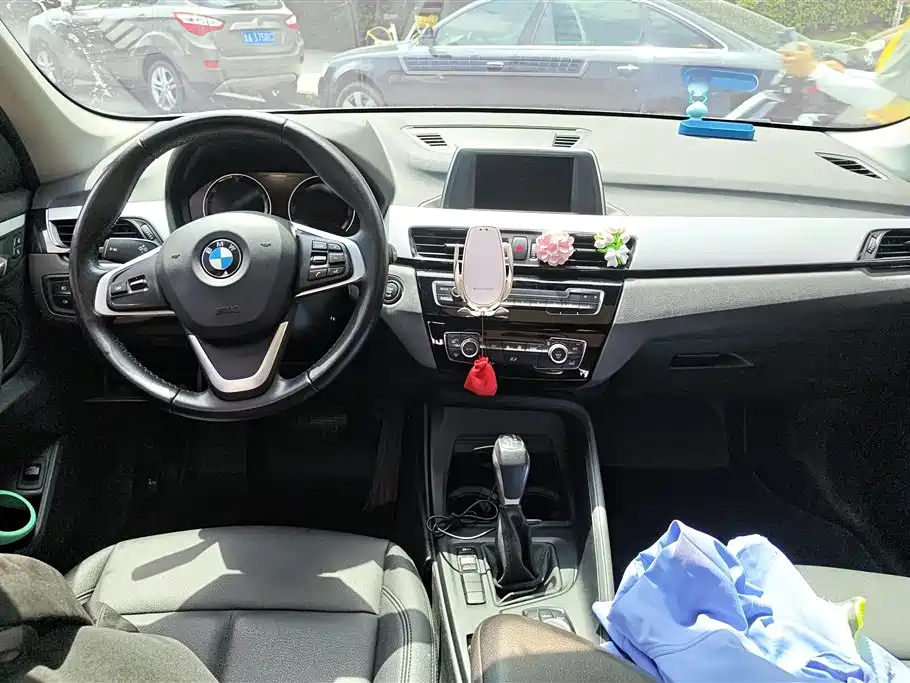 BMW X1 2019 sDrive18Li Fashion Model фото 12