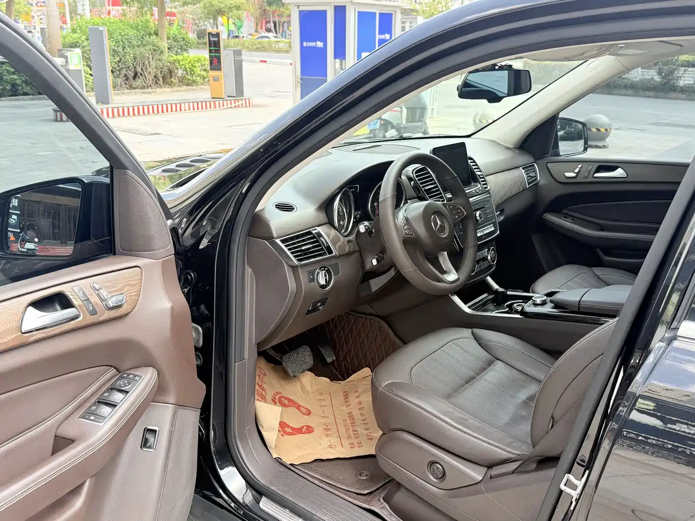 Mercedes-Benz GLE 2016 GLE 320 4MATIC Luxury фото 8