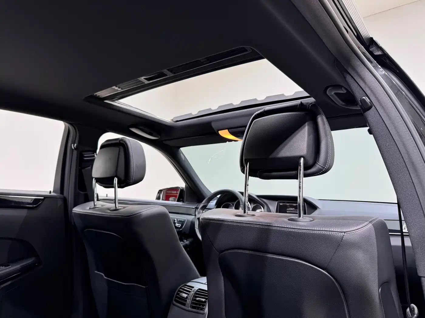 Mercedes-Benz E-Class 2014 E 260 L Sport фото 29