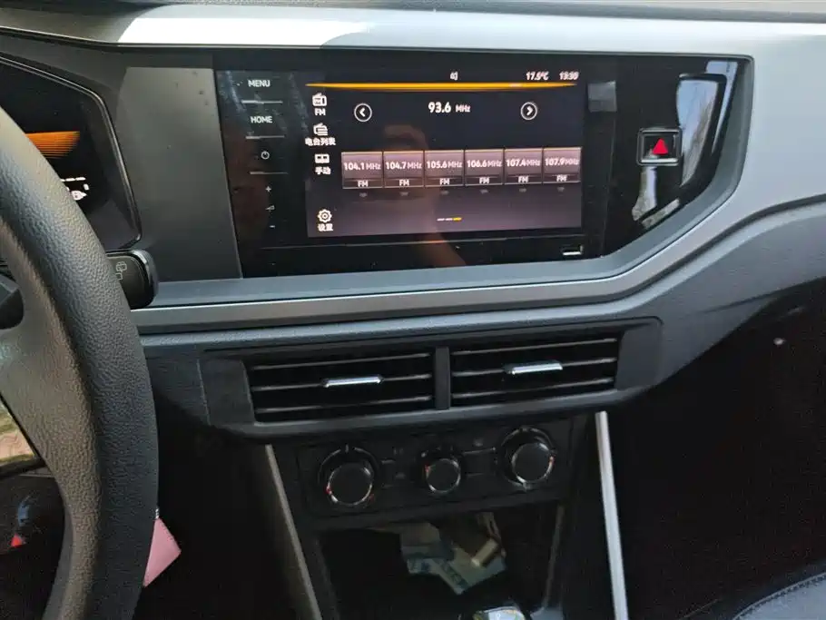 Volkswagen Polo 2023 Facelift Plus 1.5L Auto Joyful Living Edition фото 13