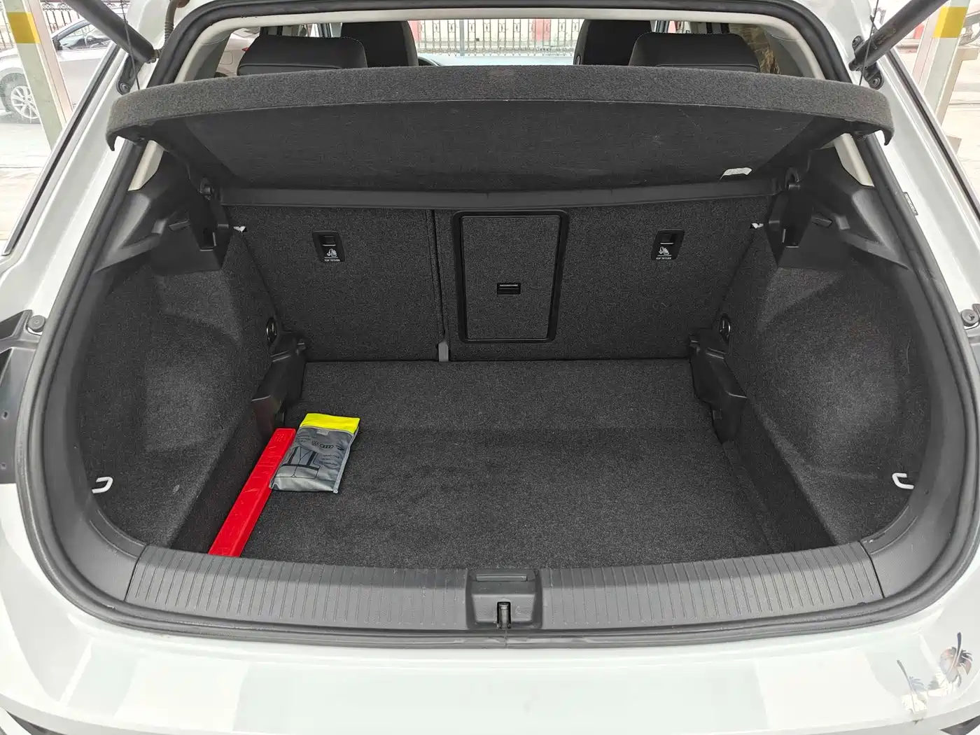 Volkswagen T-ROC 2021 Facelift 280TSI DSG 2WD Comfort Smart Connect Edition фото 7