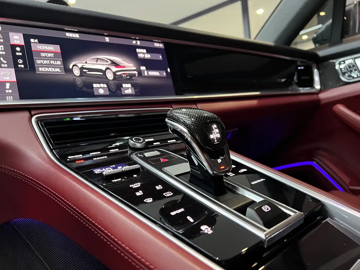 Porsche Panamera 2017 Panamera 4 Sport Turismo 3.0T фото 10