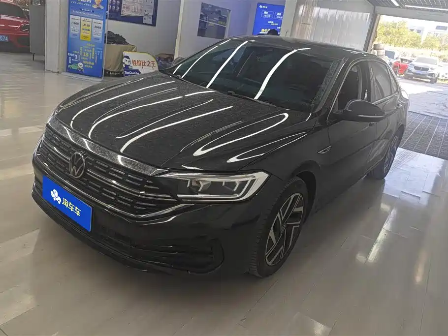 Volkswagen Sagitar 2025 300TSI DSG Surpass Edition