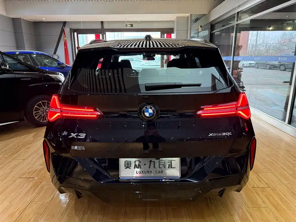 BMW X3 2025 xDrive30L Leading Model M Sport Black Package фото 5