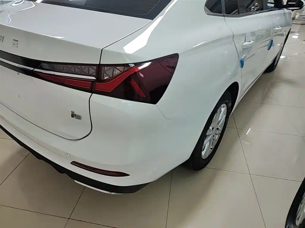 ROEWE I5