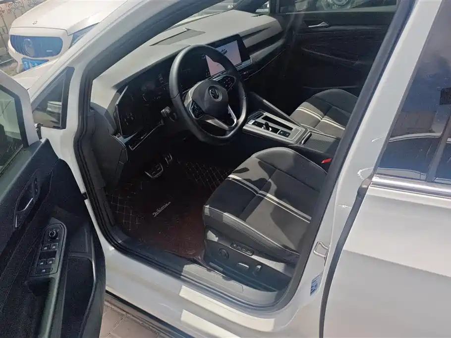 Volkswagen Golf 2021 280TSI DSG R-Line фото 9