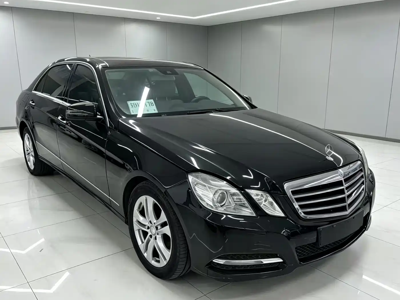 Mercedes-Benz E-Class 2012 E 300 L Fashion фото 9