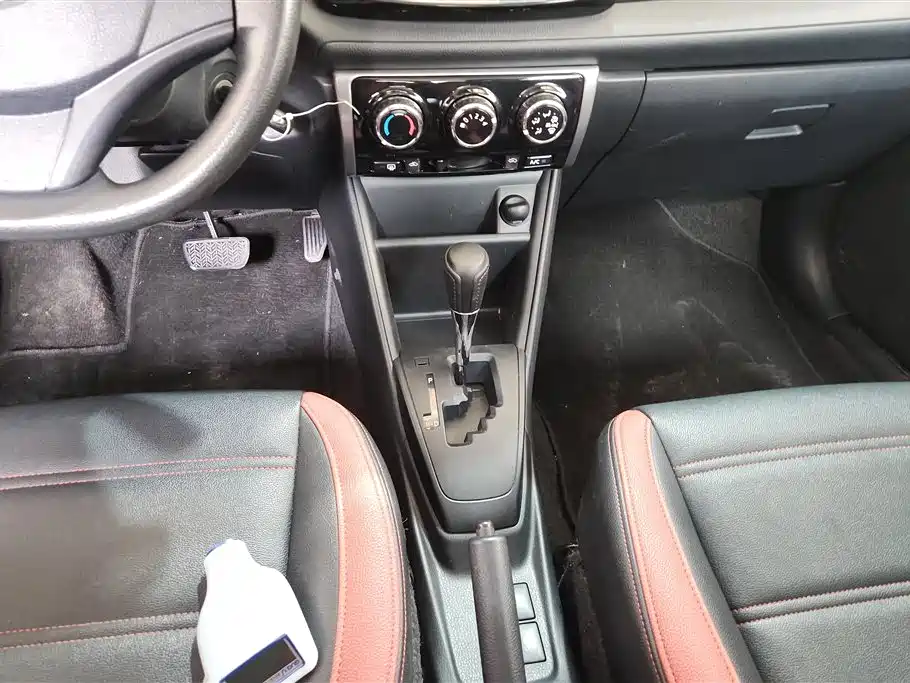 Toyota YARiS L Zhi Xuan 2015 1.5E Auto Charming Edition фото 16