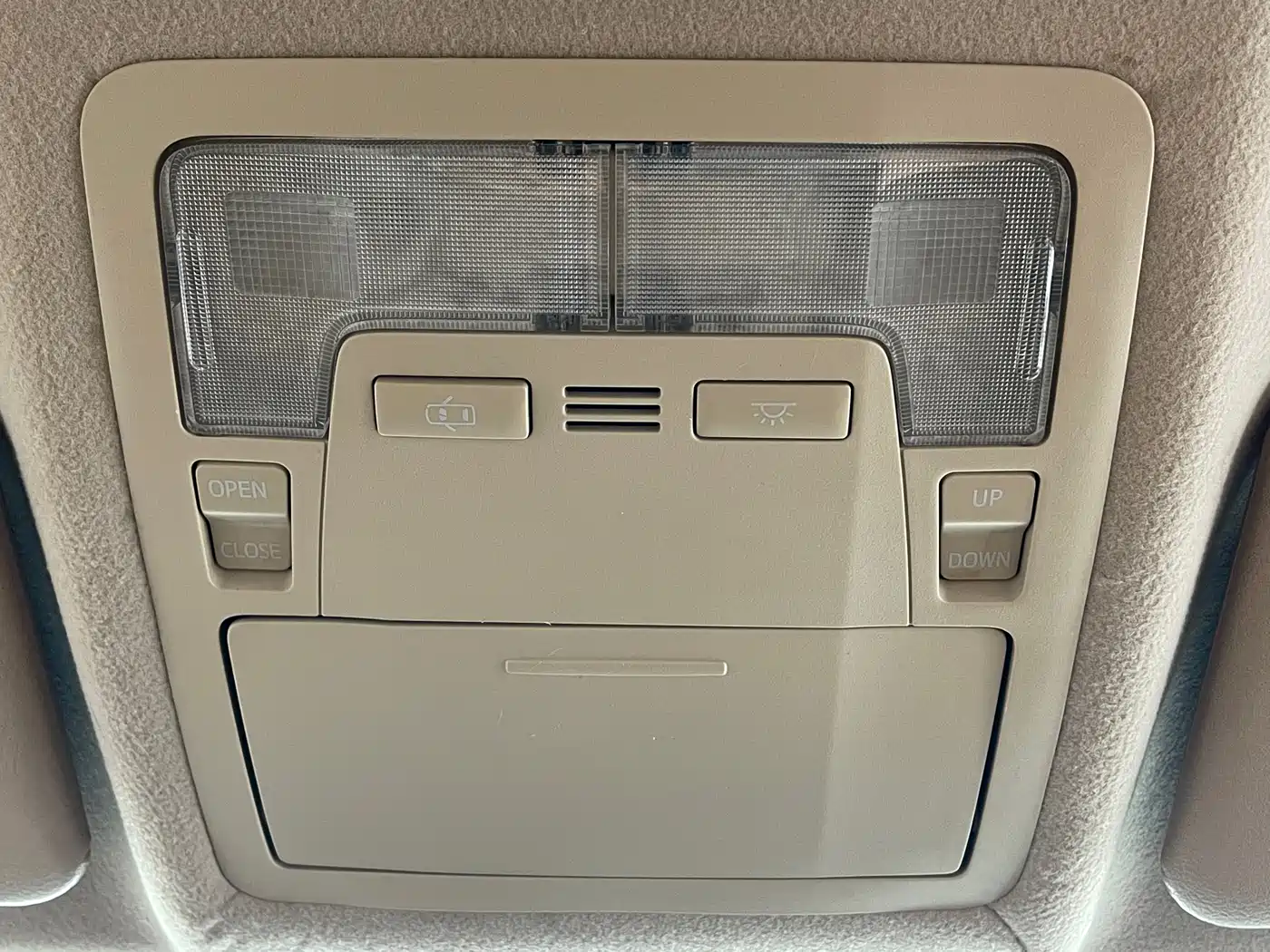 Toyota Land Cruiser (Import) 2015 4.0L V6 Middle East Limited Edition фото 11
