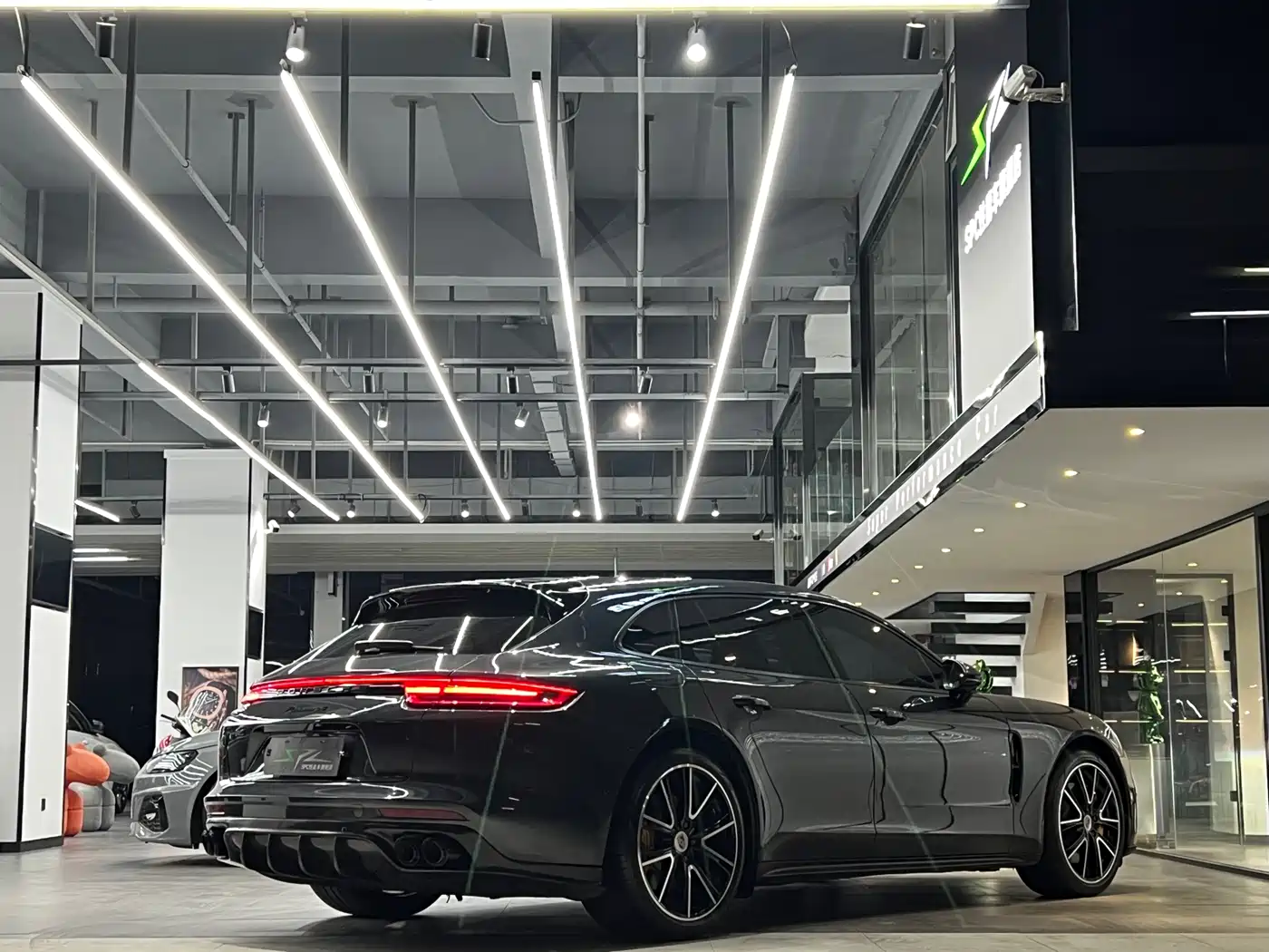 Porsche Panamera 2017 Panamera 4 Sport Turismo 3.0T фото 20