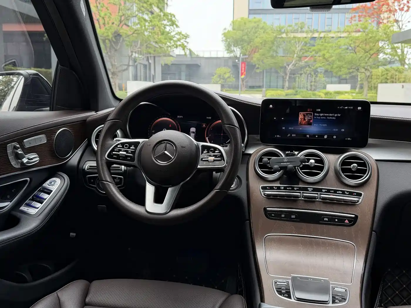 Mercedes-Benz GLC 2022 Facelift GLC 300 L 4MATIC Dynamic Collector's Edition фото 23