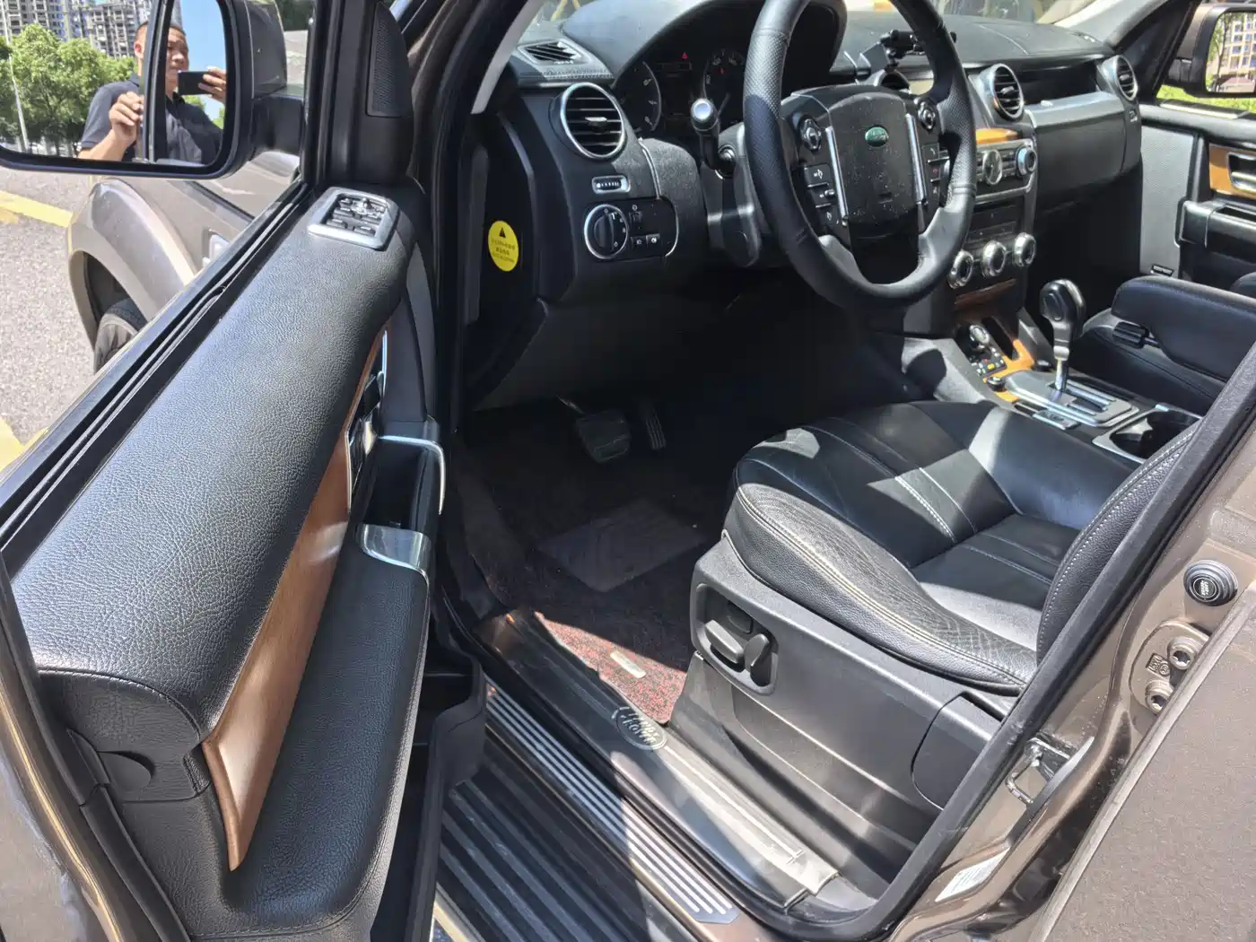 Land Rover Discovery 2012 5.0 V8 HSE фото 6