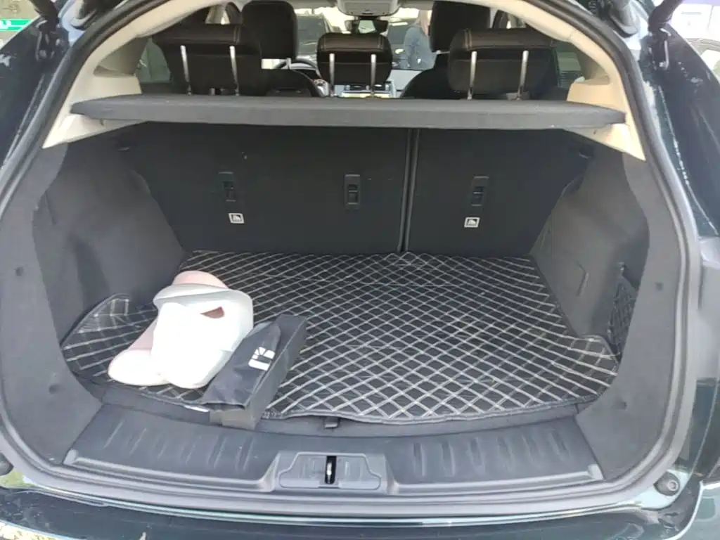 Photo 19 - Jaguar E-PACE