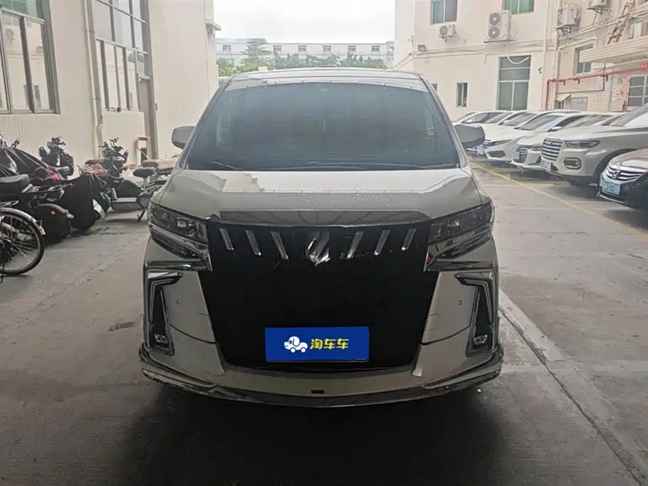 Toyota Alphard 2019 Hybrid 2.5L Luxury фото 2