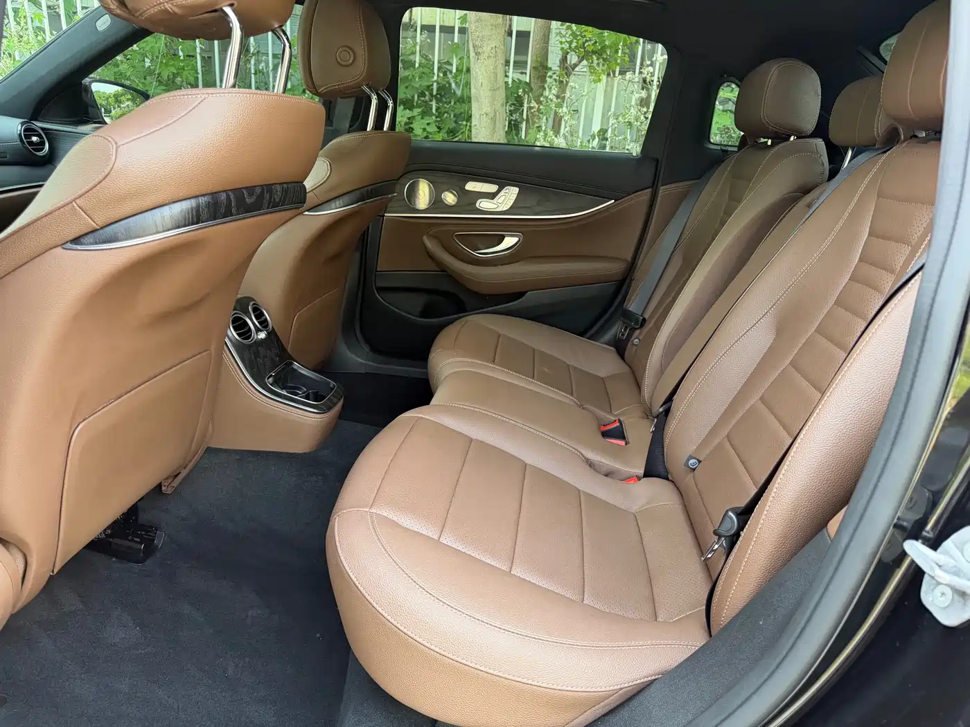 Mercedes-Benz E-Class 2023 E 300 L Sport Luxury фото 8