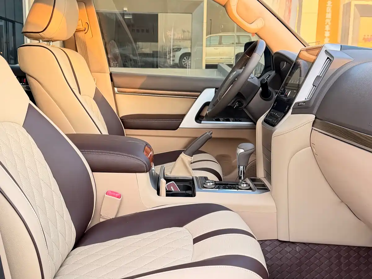Toyota Land Cruiser 2012 4.0L Automatic VX фото 4
