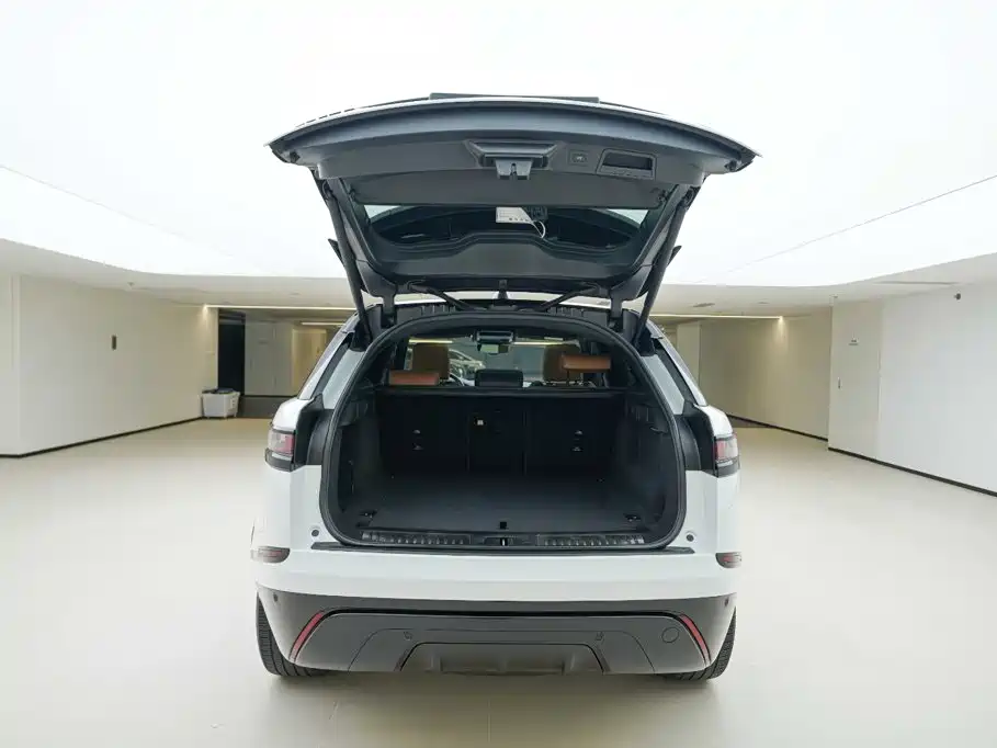 Land Rover Range Rover Velar 2023 2023 250PS Gloss Black Collector's Edition