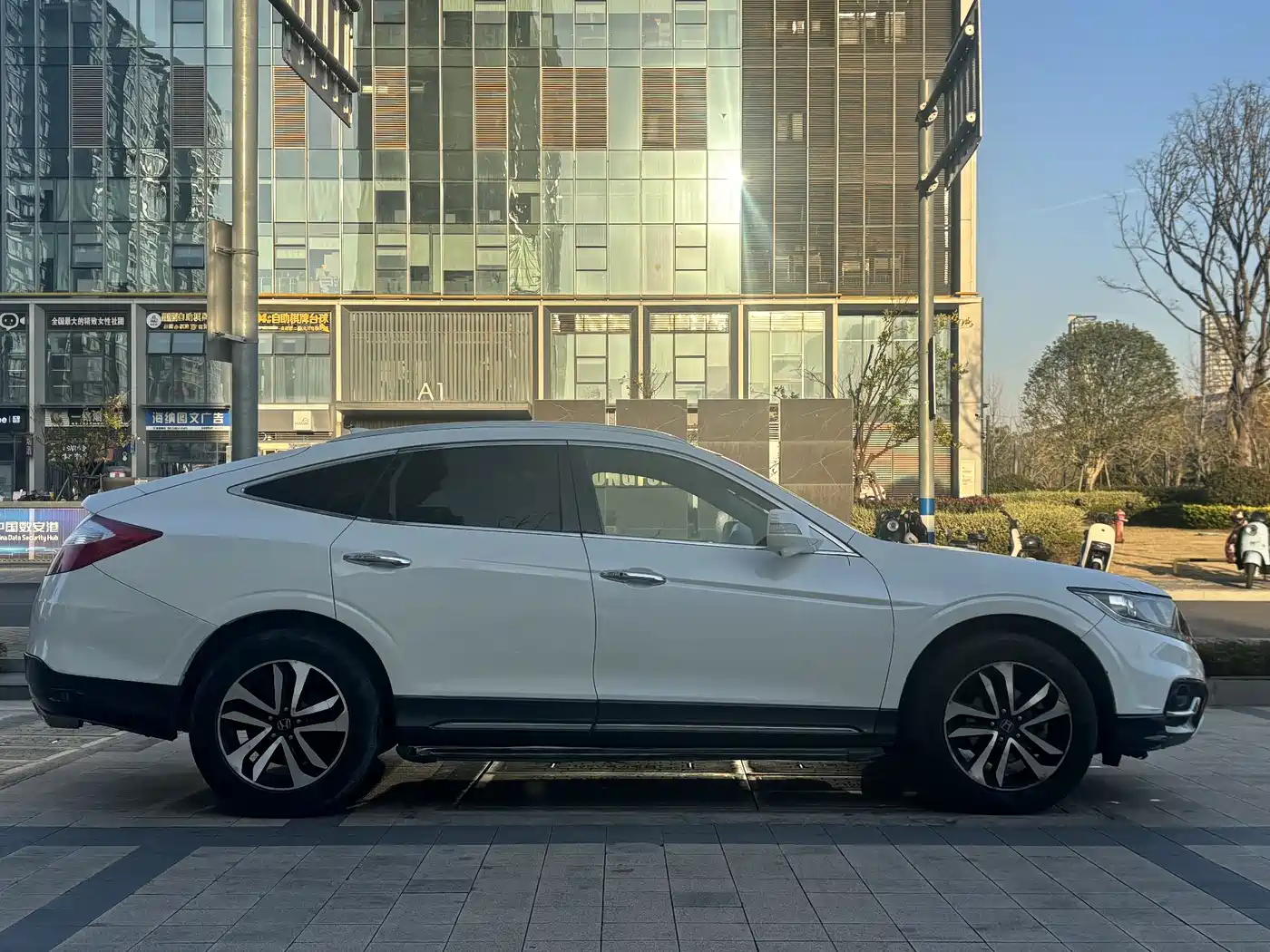 Honda Crosstour 2016 2.4L Luxury Navigation Edition фото 4
