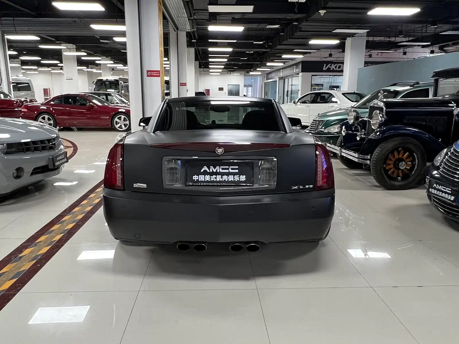 Фото 5 - Cadillac XLR